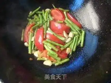 Make Tomato horned eggs step 5