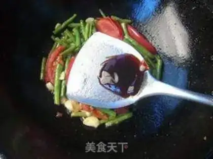 Make Tomato horned eggs step 6