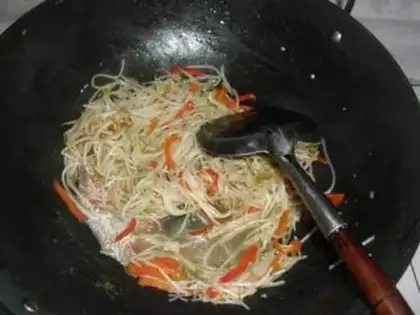 Make The green bean sprouts step 5