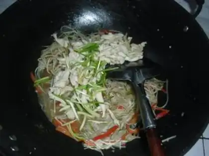 Make The green bean sprouts step 6