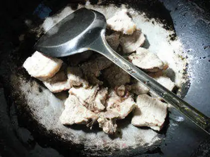 Make Black-muck-ear-mute pork chops step 2