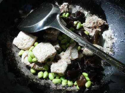 Make Black-muck-ear-mute pork chops step 3