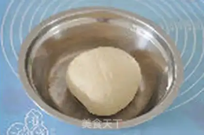 Make caterpillar bread step 0
