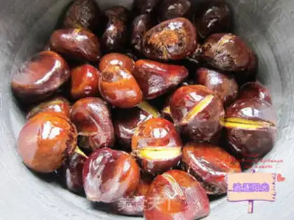 Make Sugar roasted chestnuts step 2