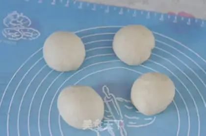 Make caterpillar bread step 3