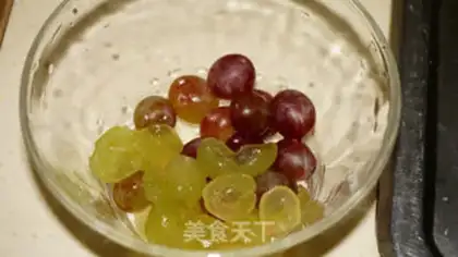 Make A salad of fruit and vegetables step 1