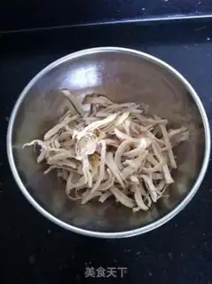 Make Soy sauce chicken noodle step 1