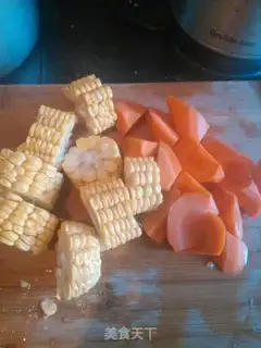Make Corn carrot bone soup step 1