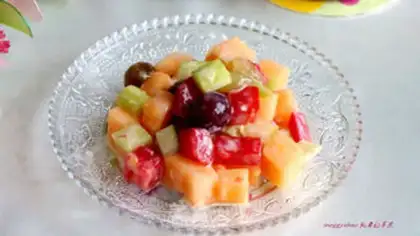 Make A salad of fruit and vegetables step 7