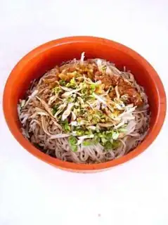Make Soy sauce chicken noodle step 5