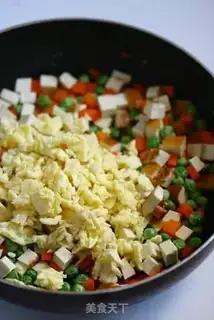 Make The eggs are fried step 3