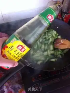 Make Scrambled eggs step 3