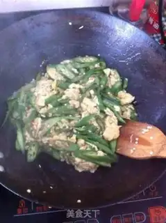Make Scrambled eggs step 4