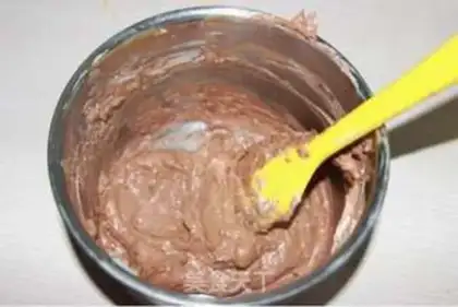 Make Almond chocolate cake step 5