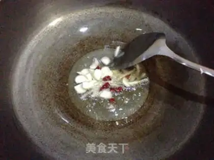 Make Onion peppers, flowers and clams step 2