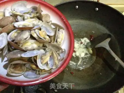 Make Onion peppers, flowers and clams step 3