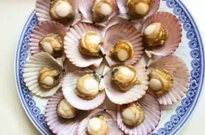 Make Garlic scallops step 1