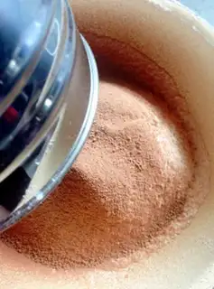 Make Barbie rolls the sugar cake step 6