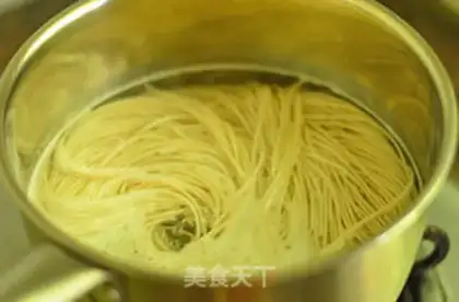 Make Onion noodles step 5