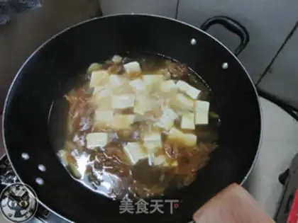 Make Korean chili tofu soup step 1
