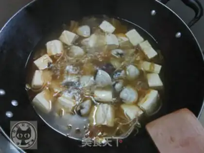 Make Korean chili tofu soup step 2