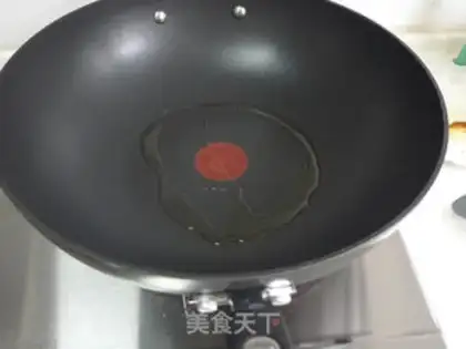 Make Tomato fried eggs step 3