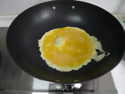 Make Tomato fried eggs step 5
