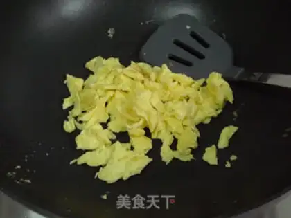 Make Tomato fried eggs step 6