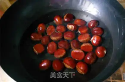 Make Red-burned chestnut chicken step 2