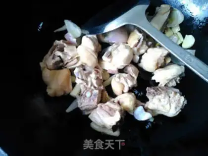 Make Curry potato chicken step 4
