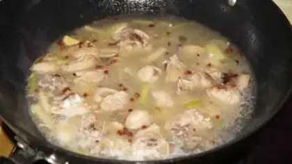 Make Chestnuts burn chicken legs step 4