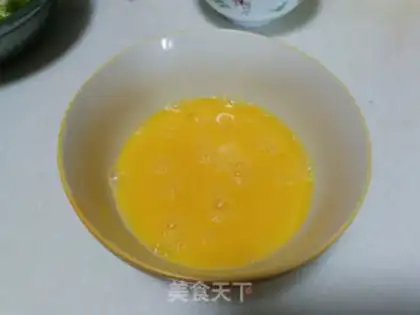 Make Scrambled eggs step 2