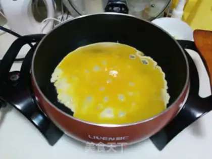 Make Scrambled eggs step 3