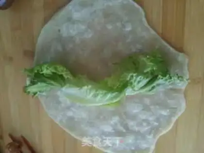 Make Old Beijing chicken roll step 7