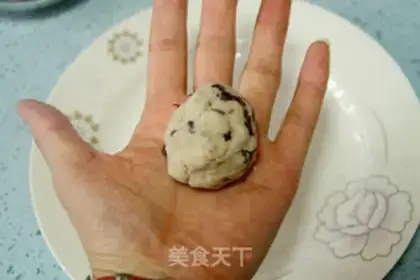 Make Bean Mountain medicine cake step 4