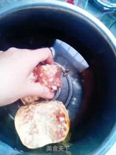 Make Diving pomegranates step 4