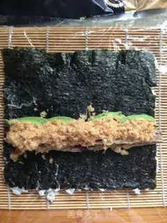 Make Meatball salmon sushi step 6
