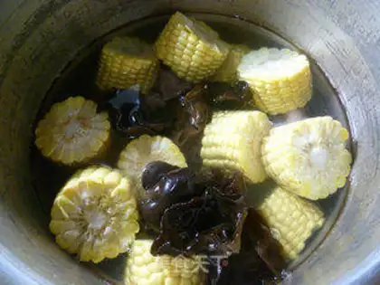 Make Sweet cornbone soup in blackwood step 5