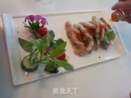 Make A chicken claw with pot salt step 4