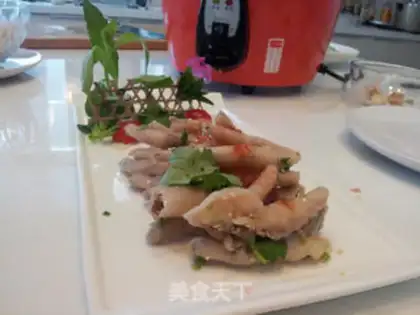 Make A chicken claw with pot salt step 5
