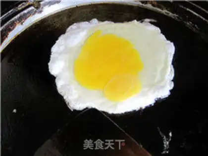 Make Banana egg sandwich step 2