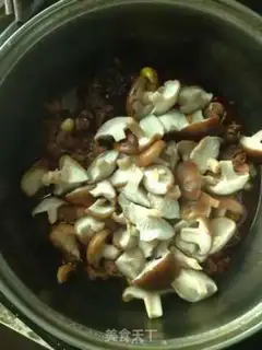 Make Dry pot, mushroom chicken step 4