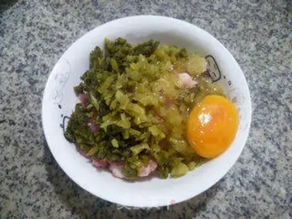 Make Eggs, snow, meat step 2