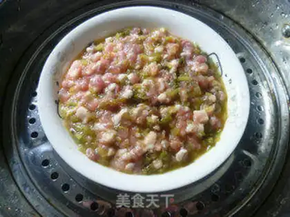 Make Eggs, snow, meat step 6