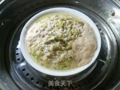 Make Eggs, snow, meat step 8