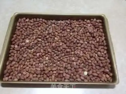 Make Taffy peanuts with sugar step 0