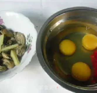 Make Seafood, yellow eggs step 2