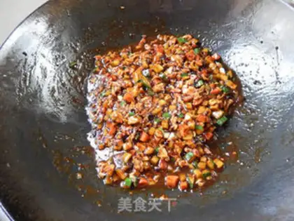 Make cucumber egg sauce and rice powder step 7