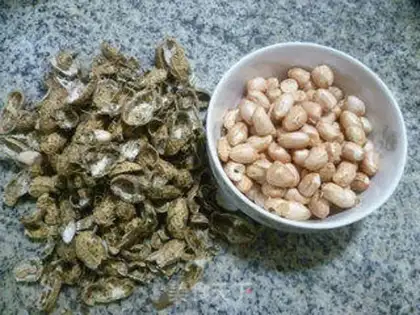 Make Scrambled peanut pepper step 1
