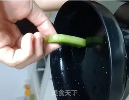 Make Self-pumping monkey juice step 1